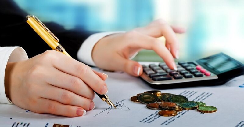 Nên học kế toán công hay kế toán doanh nghiệp?